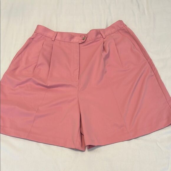 Izod Womens size 14 pink pleated shorts side and back pockets belt loops EUC - Picture 2 of 12
